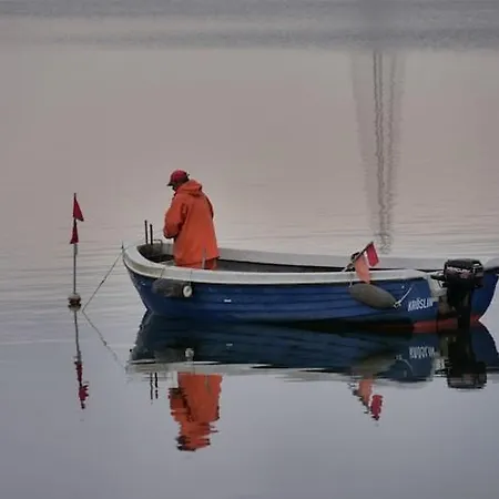 Hausboot In Am Bodden Botel
