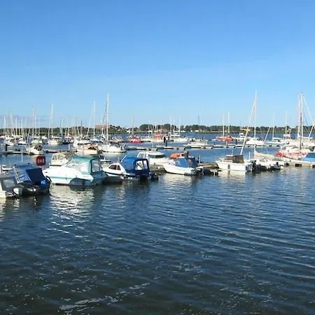 Hausboot In Am Bodden Botel *